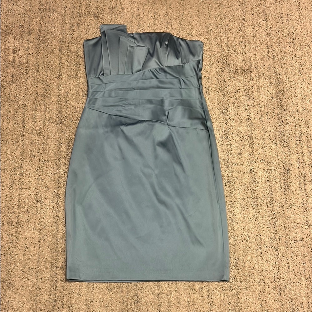Roulette party dress size 8 strapless blue
